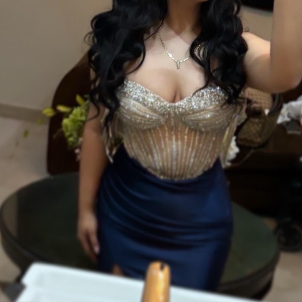 Elegant Beaded Corset formal Gown stretchy size 4-8